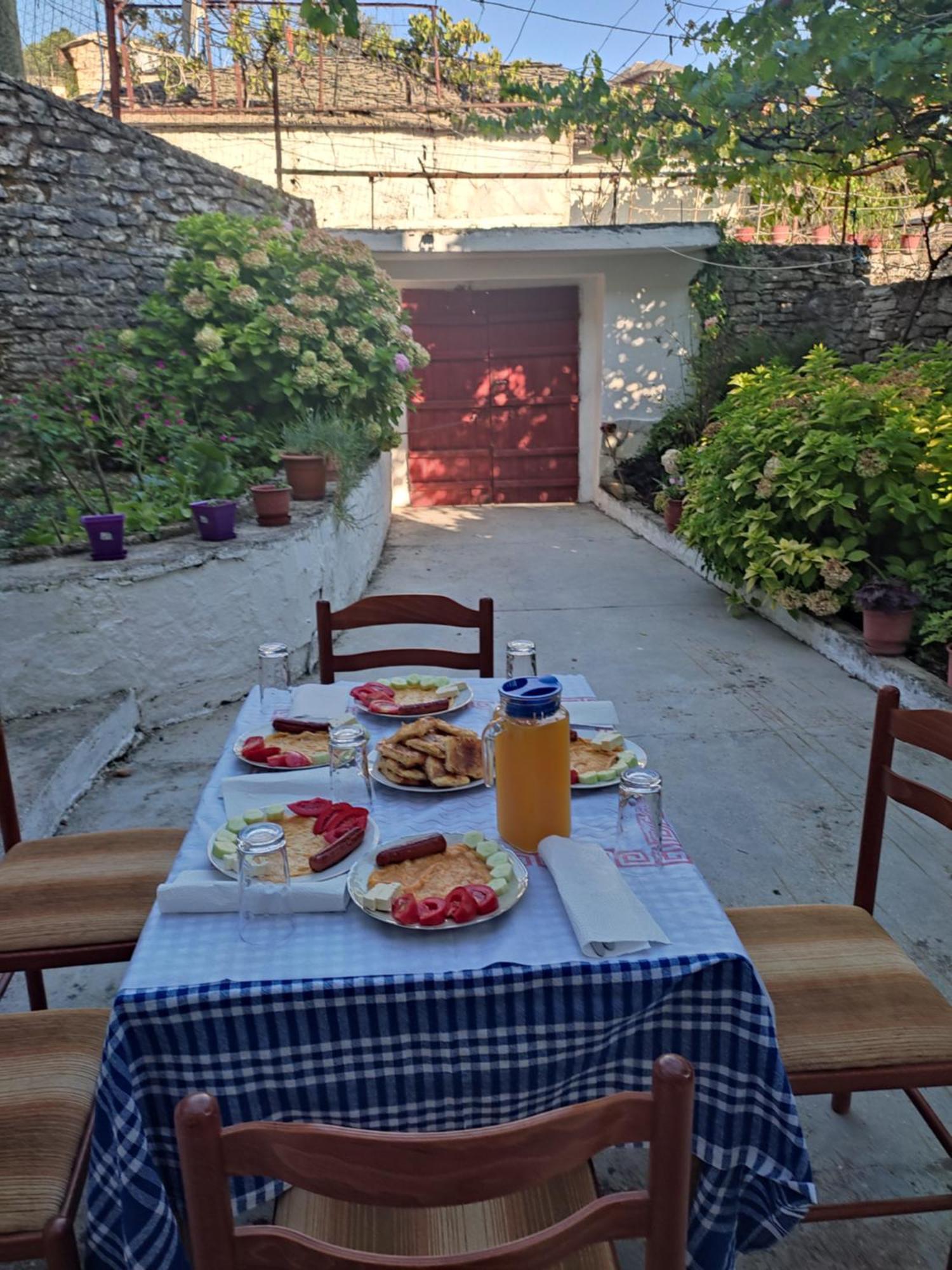 Guesthouse 1805 Gjirokaster Exterior photo