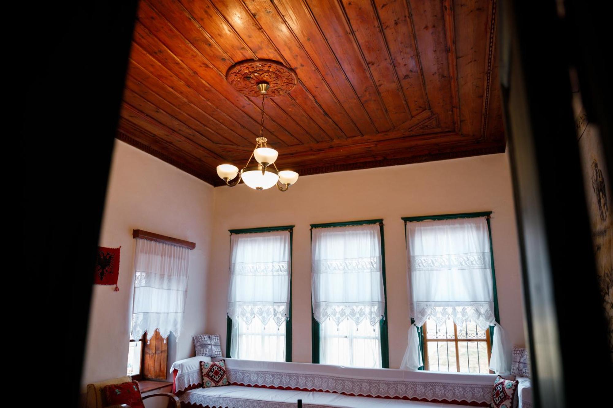 Guesthouse 1805 Gjirokaster Exterior photo