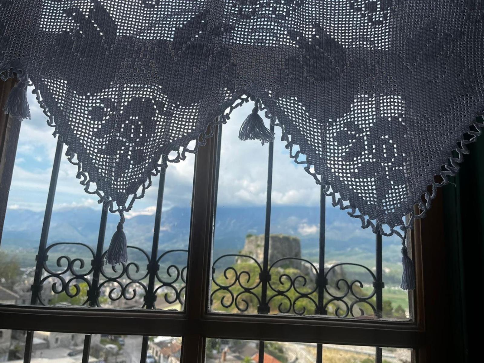 Guesthouse 1805 Gjirokaster Exterior photo